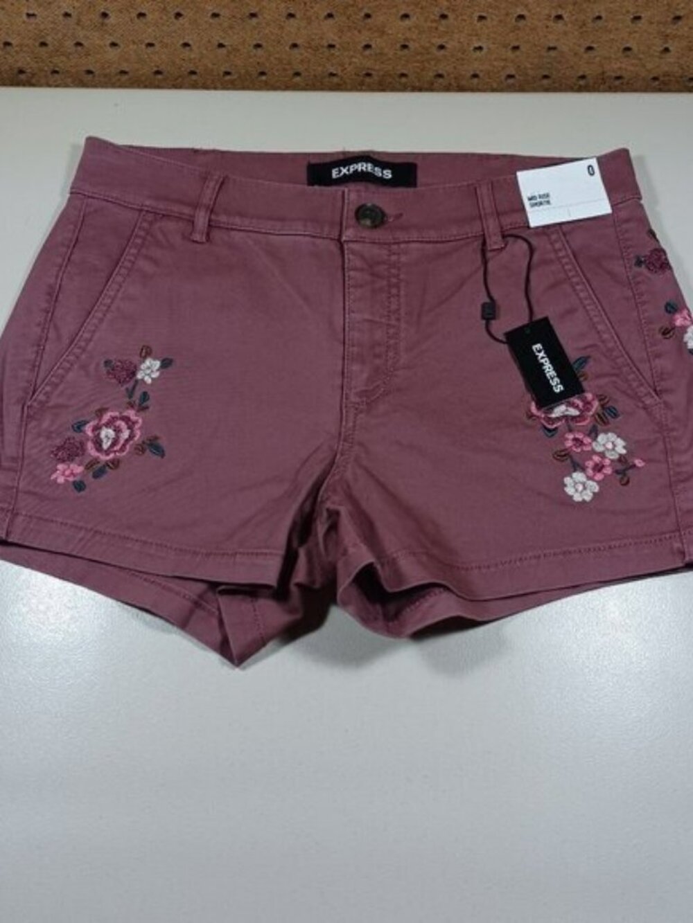 Express womens brick red embroidered floral midrise stretch shorts 0 NWT